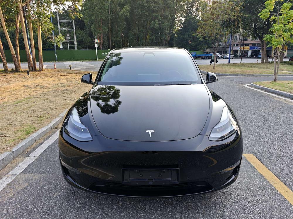 Tesla Model Y 2023 #2 Tesla Model Y 2023 car image #2