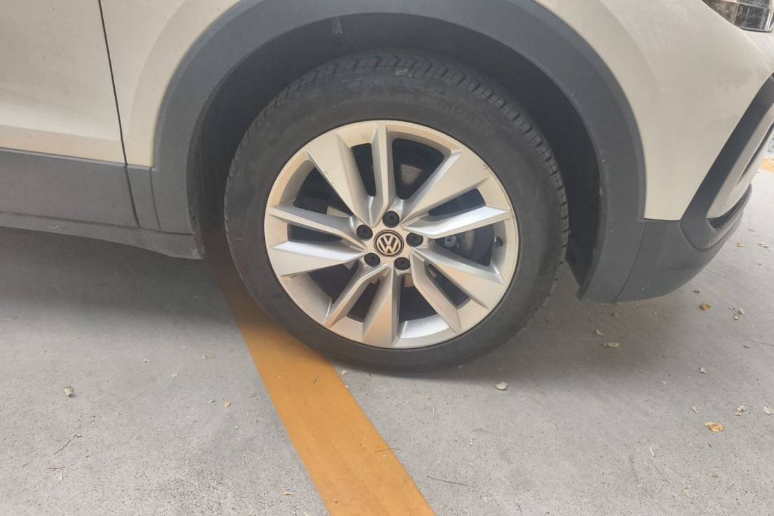 Volkswagen T-Cross 2020 car image #9