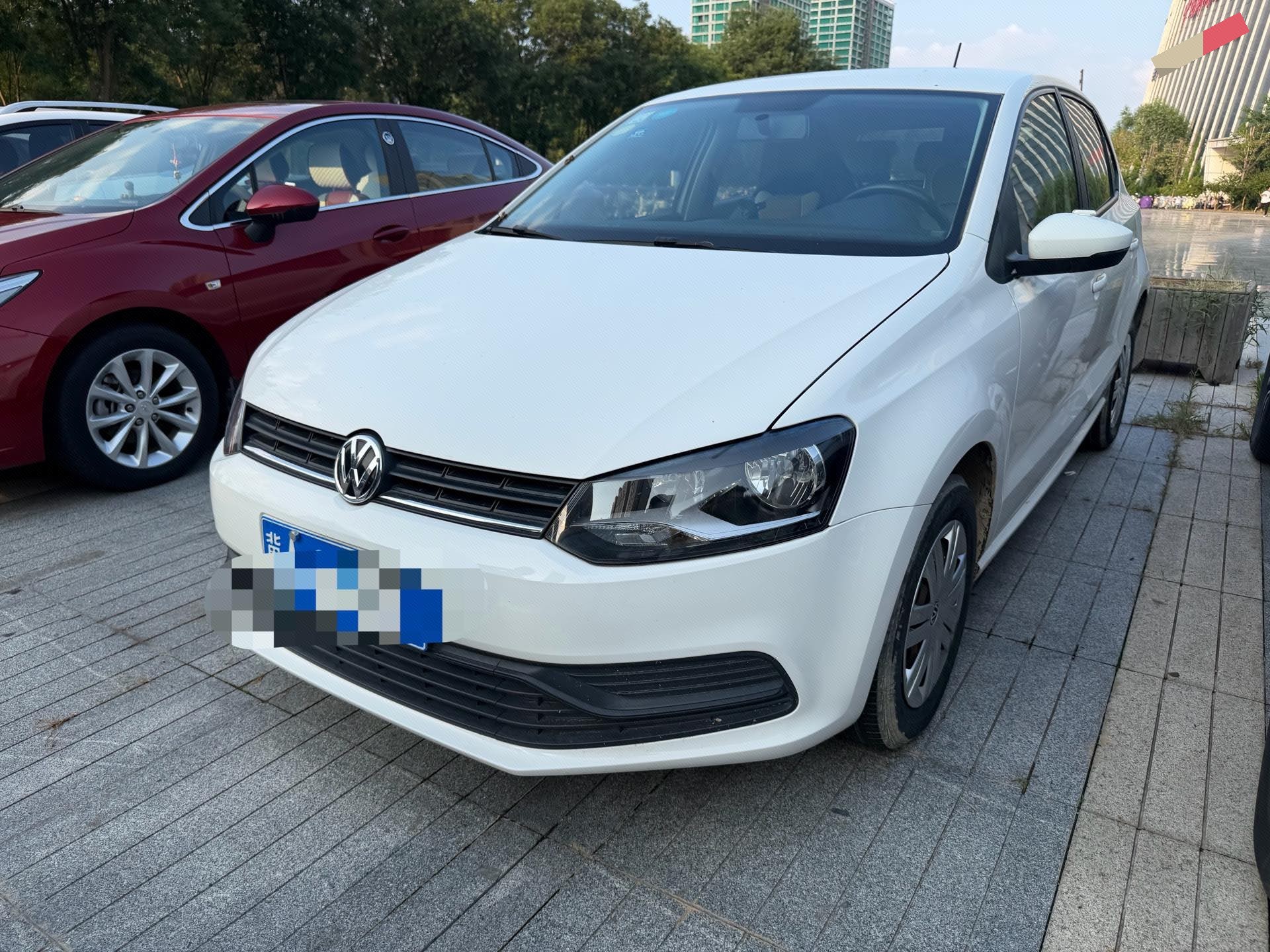 Volkswagen Polo 2016 car image 