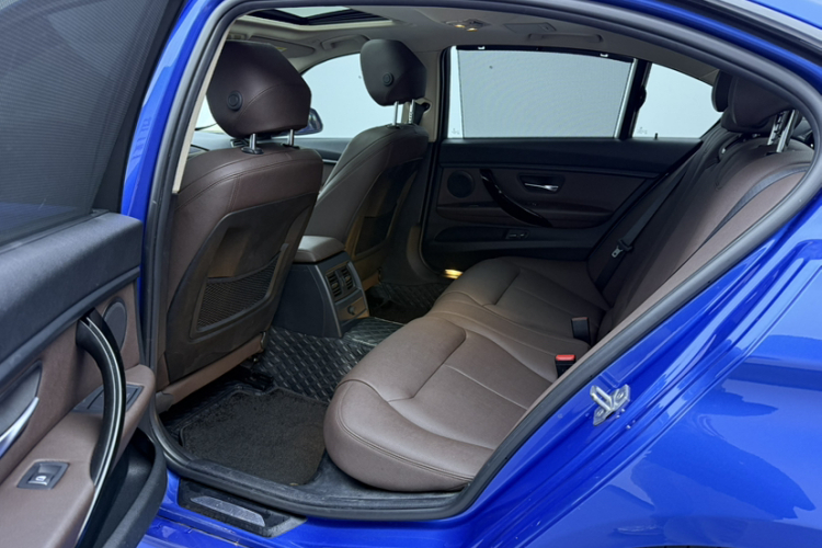 BMW 3 Series 2019 #10 BMW 3 Series 2019 car image #10