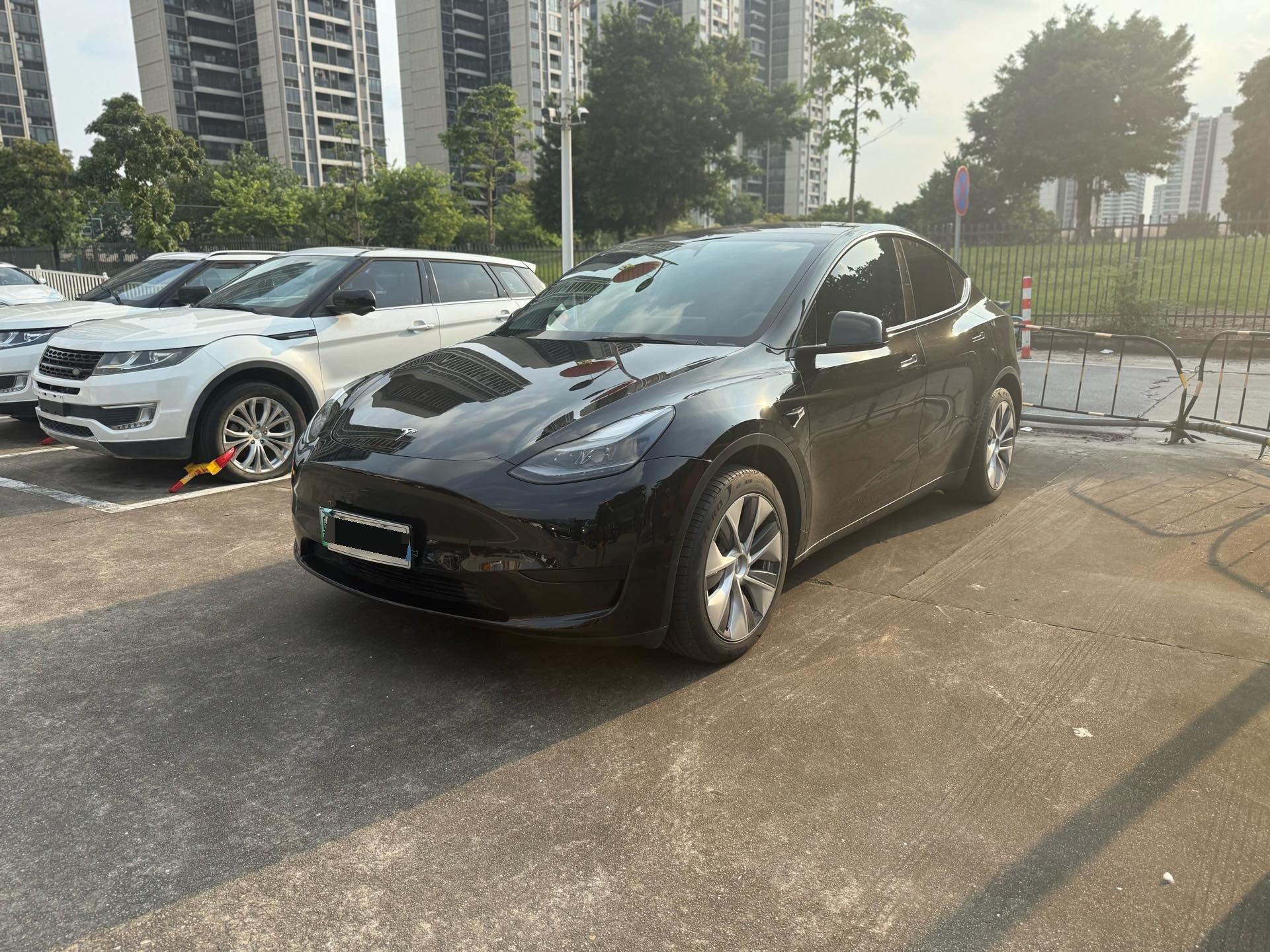 Tesla Model Y 2022 Tesla Model Y 2022 car image