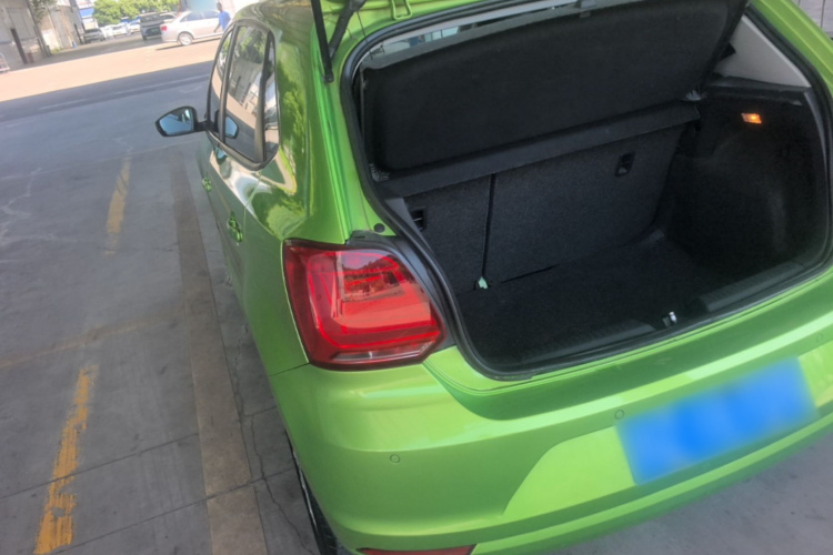 Volkswagen Polo 2015 #5 Volkswagen Polo 2015 car image #5