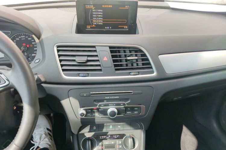 Audi Q3 2019 #13 Audi Q3 2019 car image #13