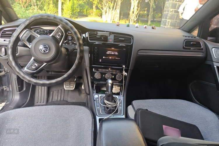 Volkswagen Golf 2020 car image #11