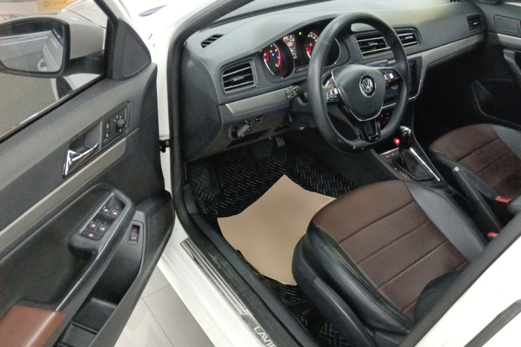 Volkswagen Lavida 2020 car image #16
