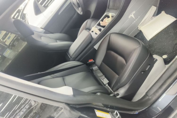 Tesla Model Y 2024 car image #24