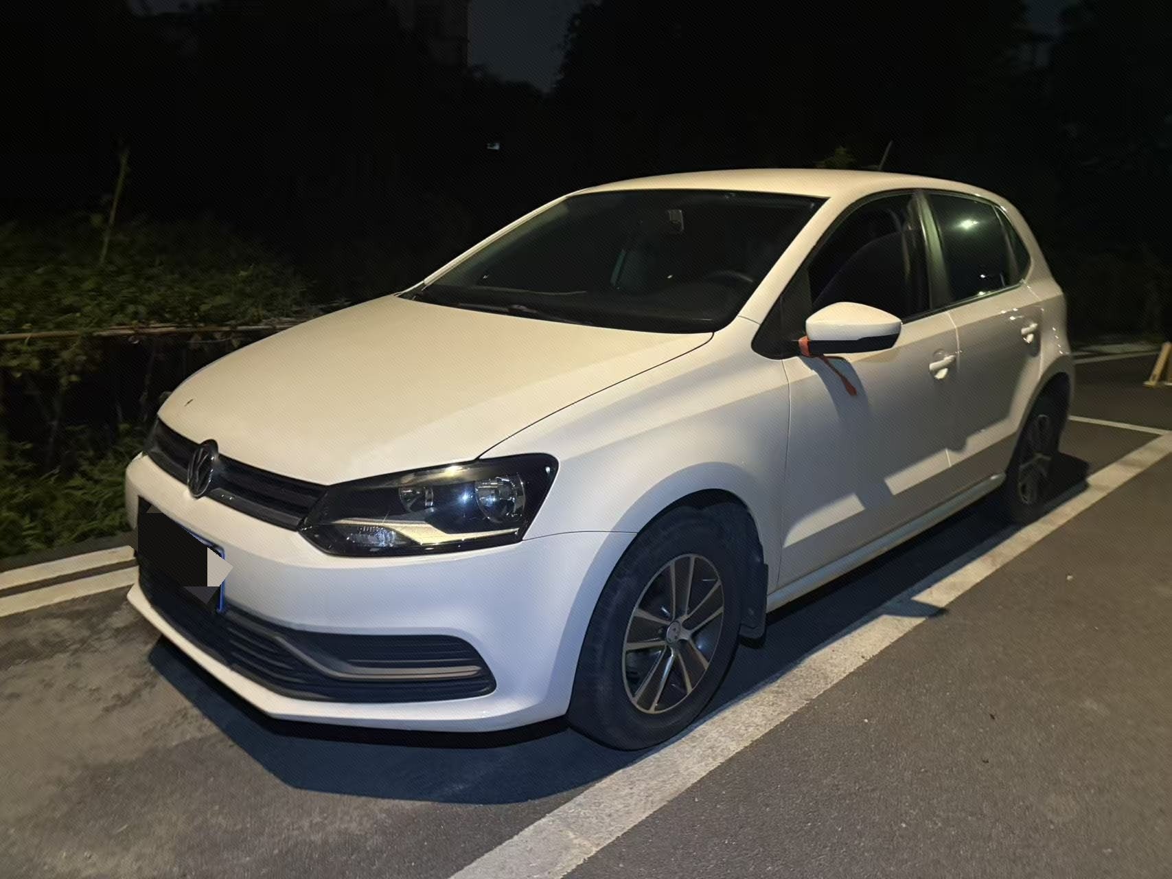 Volkswagen Polo 2016 car image 