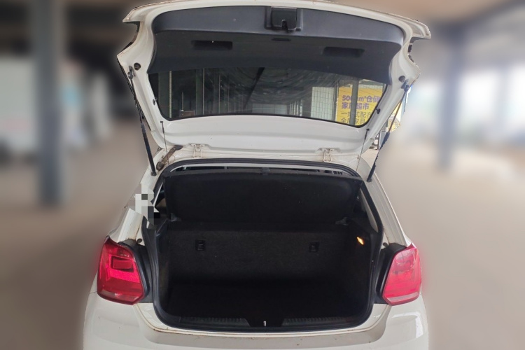 Volkswagen Polo 2016 #17 Volkswagen Polo 2016 car image #17