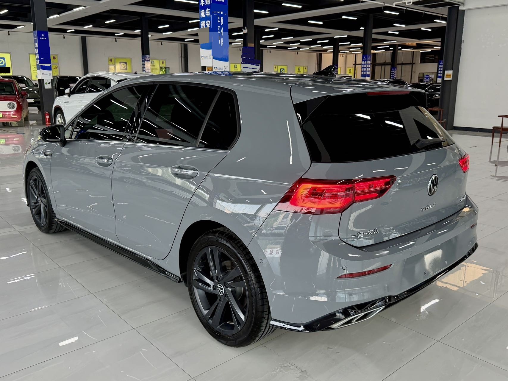 Volkswagen Golf 2023 car image #8