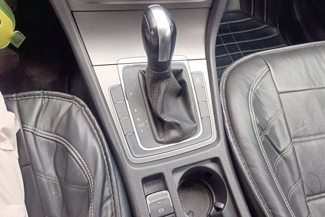Volkswagen Golf 2015 car image #27