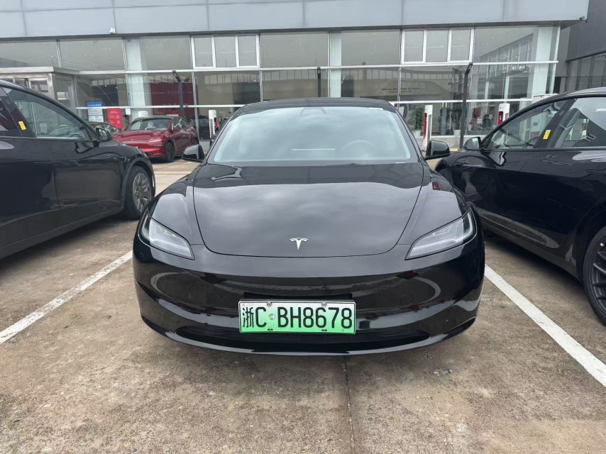 Tesla Model 3 2025 #2 Tesla Model 3 2025 car image #2