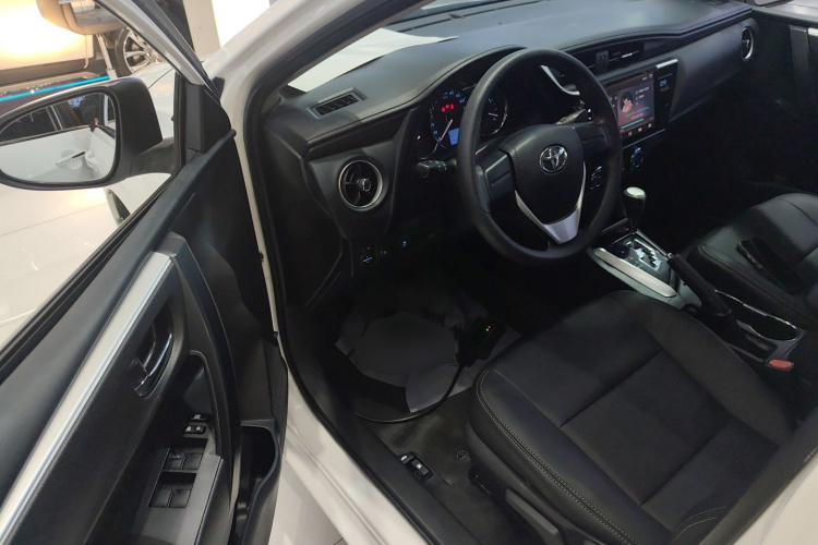 Toyota Corolla 2017 immagine di auto #16