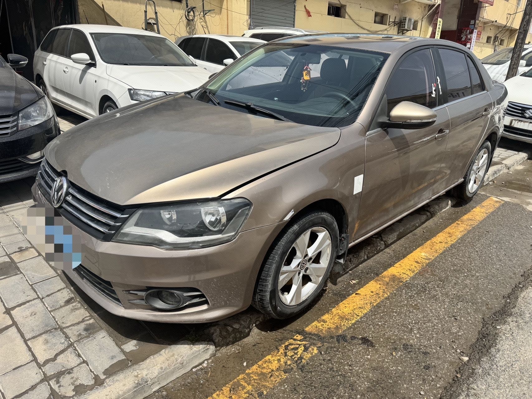 Volkswagen Bora 2013 car image 