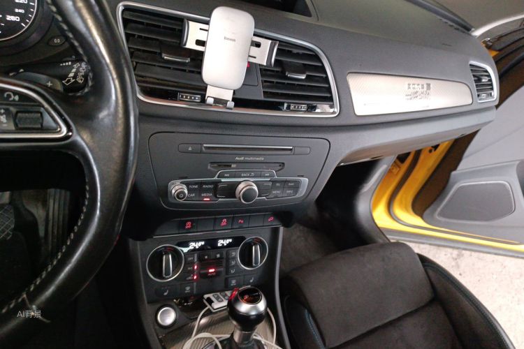 Audi Q3 2016 car image #15