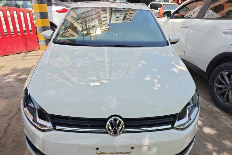 Volkswagen Polo 2017 car image #3