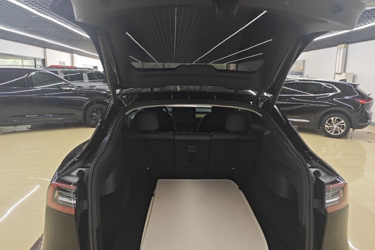 Tesla Model Y 2023 #19 Tesla Model Y 2023 car image #19