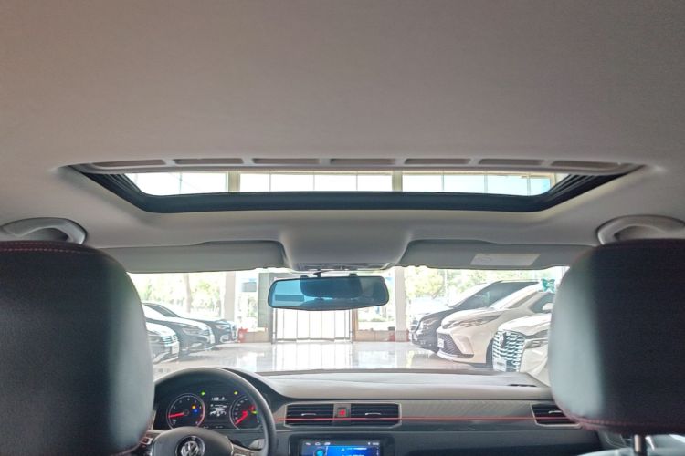 Volkswagen Santana 2017 car image #18