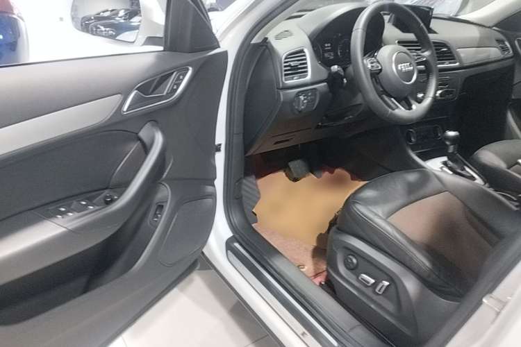 Audi Q3 2019 #12 Audi Q3 2019 car image #12