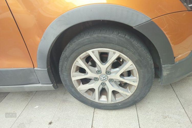 Volkswagen Polo 2014 car image #9