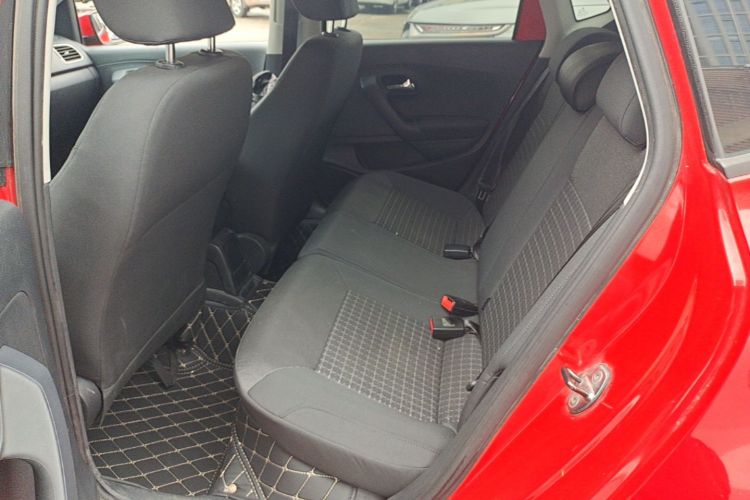 Volkswagen Polo 2014 car image #17