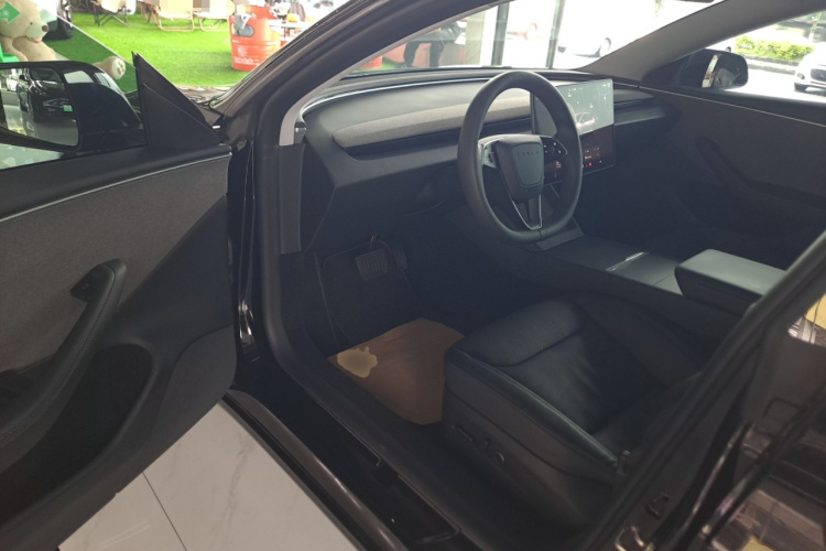 Tesla Model 3 2023 #16 Tesla Model 3 2023 car image #16