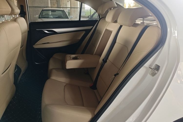GEELY Emgrand 2018 #17 GEELY Emgrand 2018 car image #17