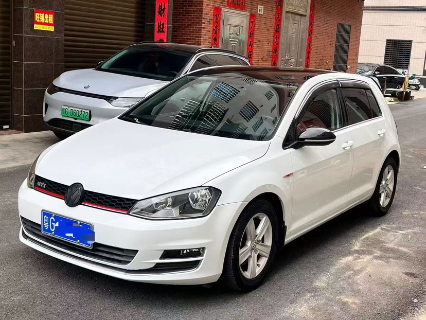 Volkswagen Golf 2014 car image 