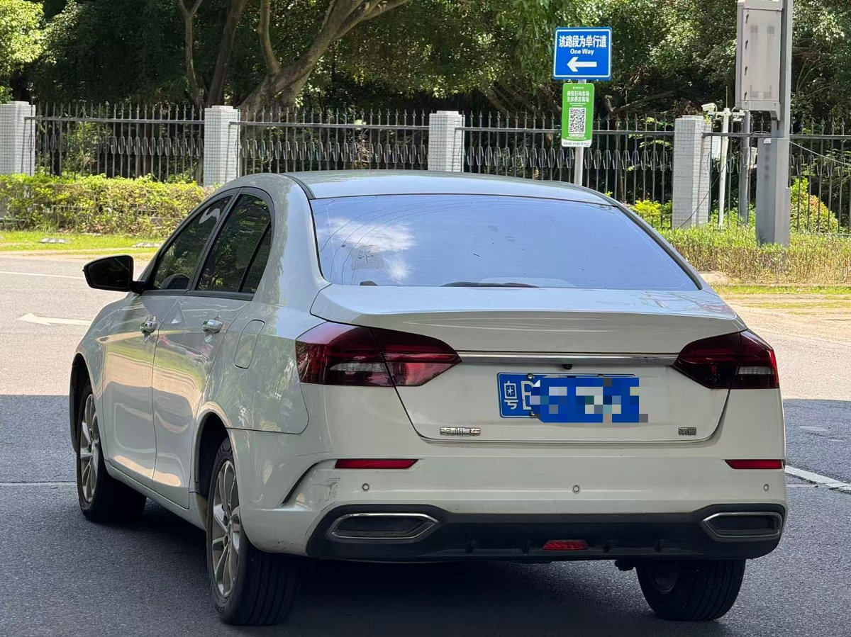 GEELY Emgrand 2021 car image #9