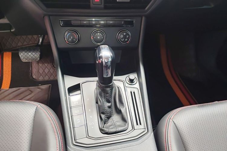 Volkswagen Lavida 2018 car image #14