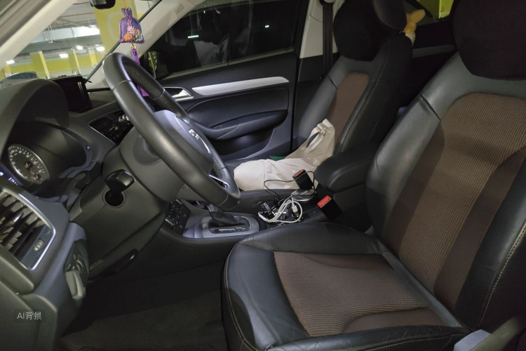Audi Q3 2018 car image #17