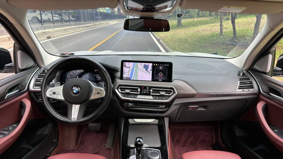 BMW X3 2024 car image #6