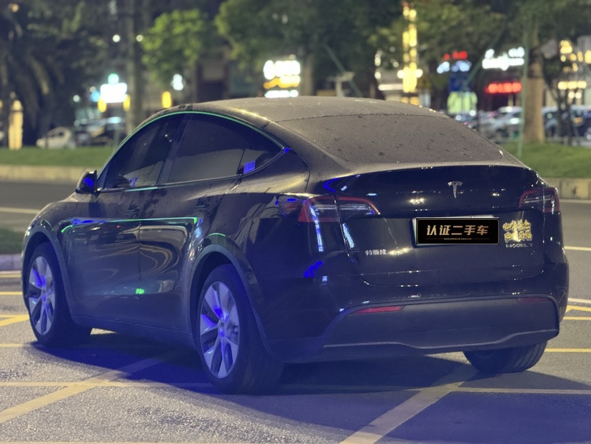 Tesla Model Y 2022 #5 Tesla Model Y 2022 car image #5