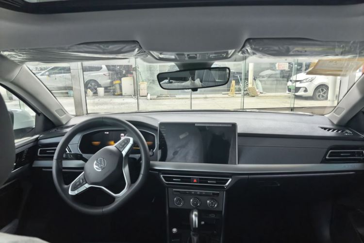 Volkswagen Lavida 2025 car image #10