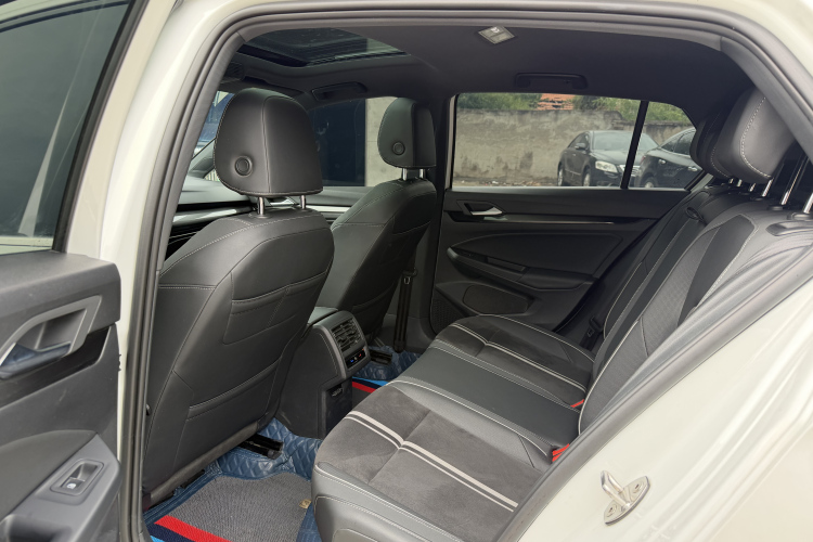 Volkswagen Golf 2022 car image #11