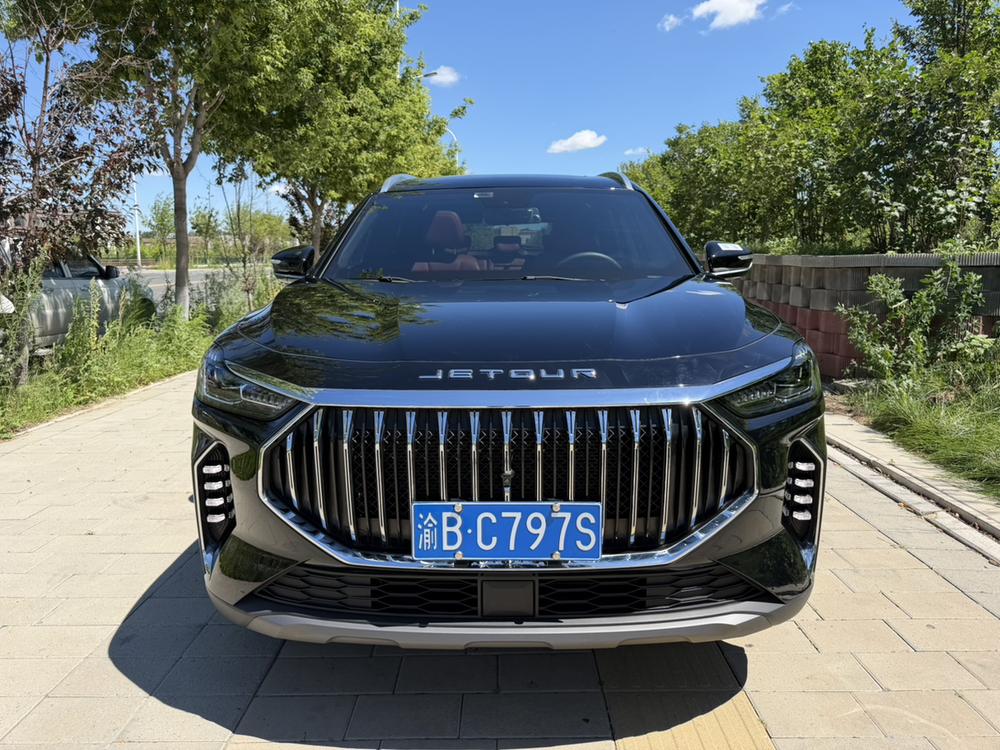 Jetour X70 PLUS 2023 car image #2
