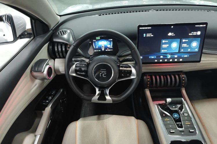 BYD Yuan Plus 2023 immagine di auto #11