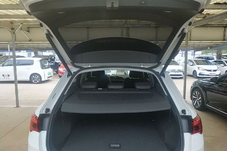 Audi Q3 2019 car image #19