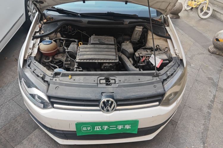 Volkswagen Polo 2016 car image #18