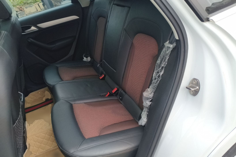 Audi Q3 2019 #13 Audi Q3 2019 car image #13