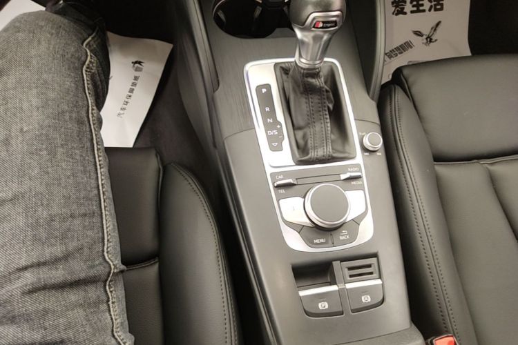 Audi A3 2018 car image #14