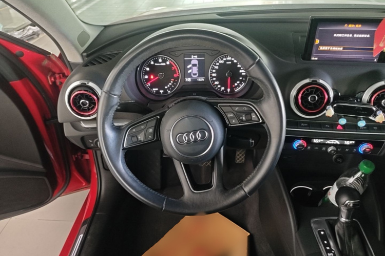 Audi A3 2018 car image #11