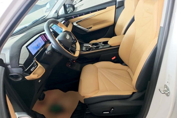 GEELY Boyue L 2023 car image #15