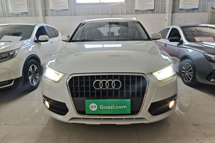 Audi Q3 2015 car image #3