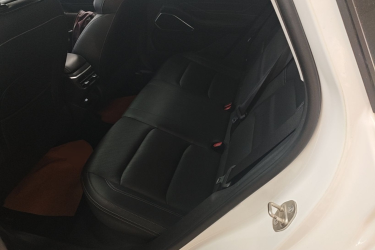 GEELY Emgrand 2023 #17 GEELY Emgrand 2023 car image #17