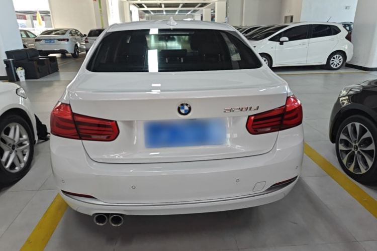 BMW 3 Series 2019 car image #6
