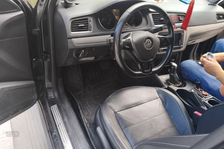 Volkswagen Lavida 2015 car image #12