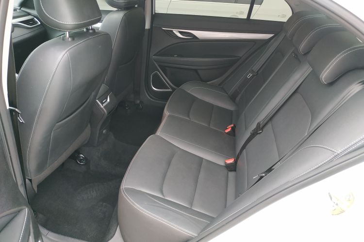 GEELY Emgrand 2020 car image #17