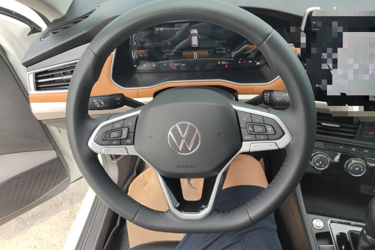 Volkswagen Bora 2024 car image #11