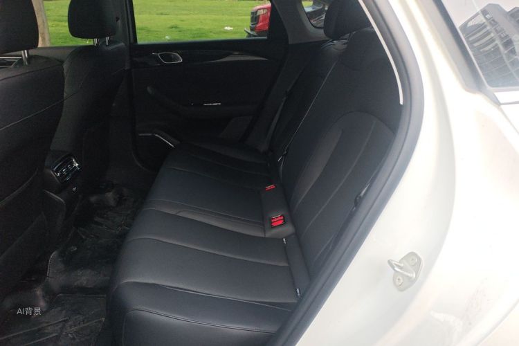 GEELY Emgrand 2026 car image #19