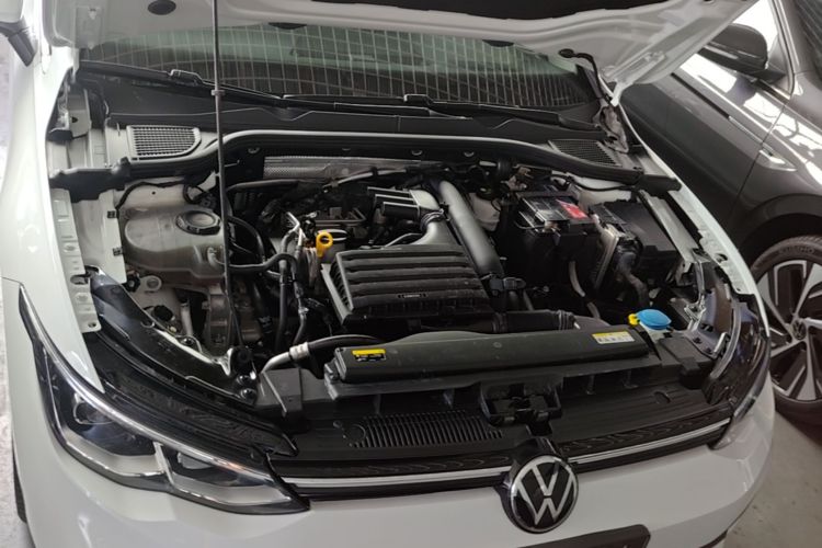Volkswagen Golf 2021 car image #20